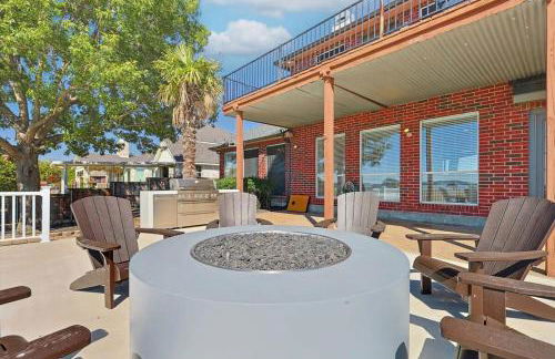 The Best of Lakeside Living - Luxury at its Finest - Photo 47