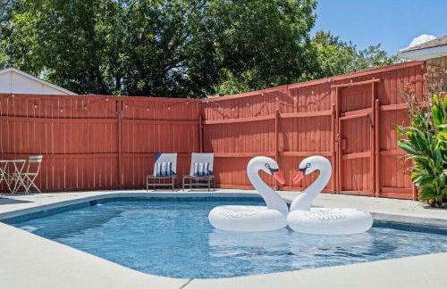 Cozy 5BR Pool House with Hot Tub Near The Lake - Foto 12