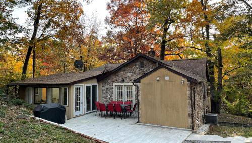 Entire Mountain Cottage Near Scenic Hiking Trails - Foto 2