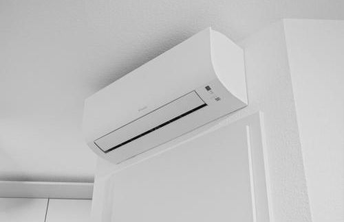 1-2 Personen - Fahrradgarage - Küche - Zentrum - WLAN - Klima - Foto 24