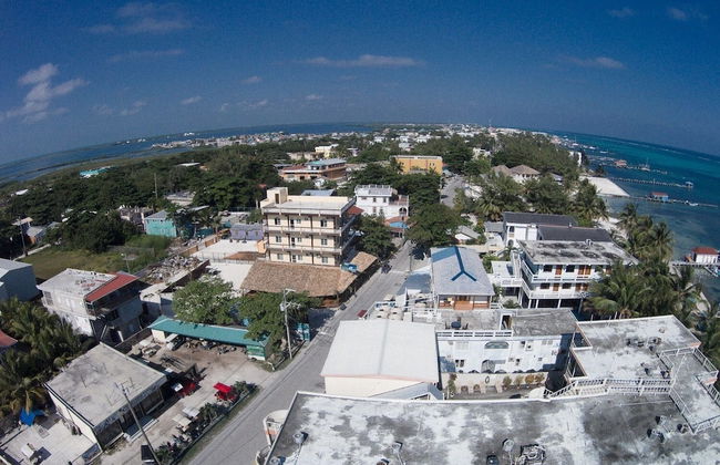 Tropicana Condominiums - Foto 36