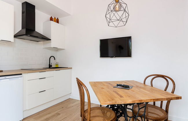 Aesthetic Farmhouse in Nature - Photo 23