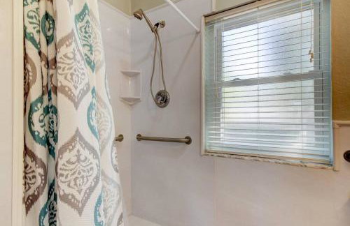 Beautiful Studio in Downtown Dunedin! - Photo 7