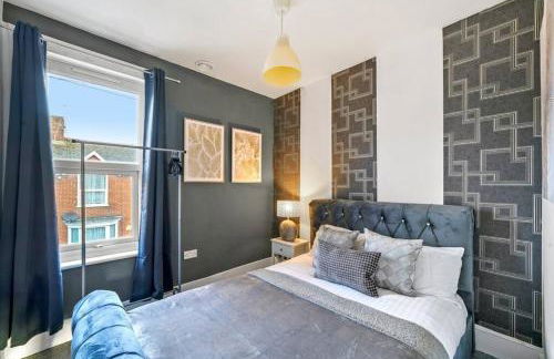 Spacious 5-Bed Canterbury Retreat - Sleeps 14 - 4 Baths - Foto 5