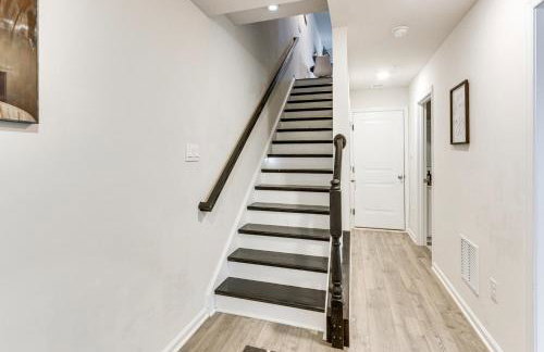 Frederick Townhome with Balcony, Close to Parks! - Foto 29