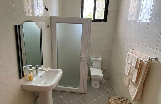Immaculate 3-bed Apartment in Dar es Salaam - Photo 7