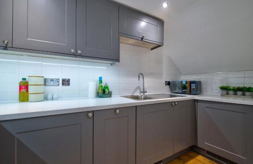 Central Stamford 2-Bed Apartment-Ideal for Work or Leisure - Foto 19