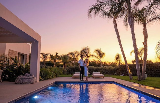 TAF Beach Villas with Tesla Car and Heated Pool - Foto 1