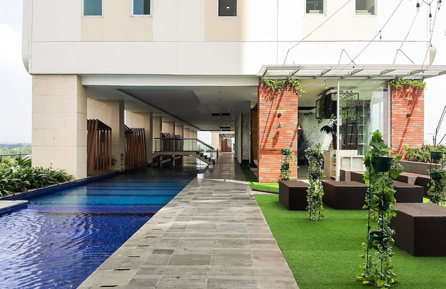 Convenient Studio Apartment At B Residence - Foto 12