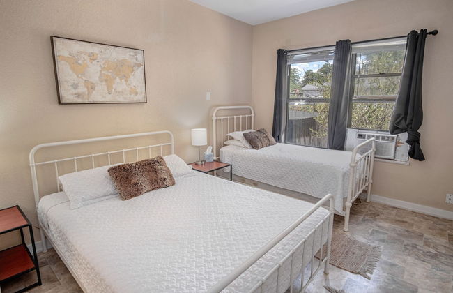 Cozy Downtown Guest House 2br/1ba Sleeps 8 - Foto 8