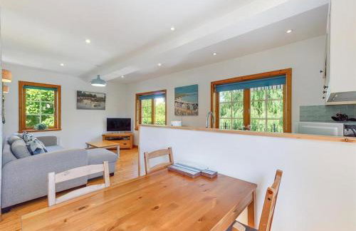 Riverside Cottage with balcony and fishing jetty - Foto 4