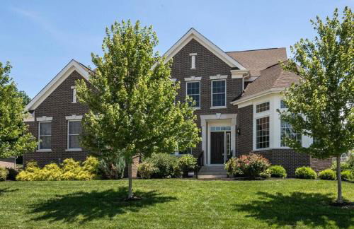 Lakefront view 5 bedroom home with basement - Foto 1