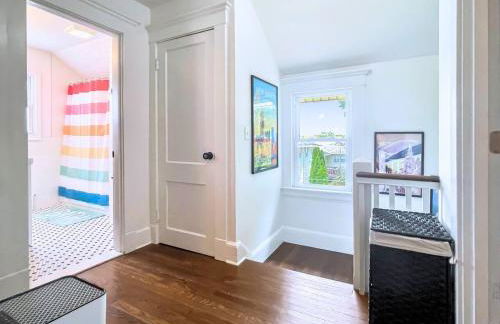 The Jewel of The Cove - Historic Coastal Retreat - Foto 35