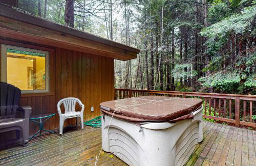 Redwood Rest Getaway - A-Frame with Hot Tub & Deck - Foto 25