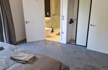 Luxury Corner Apartment by Cambridge Station with Free Allocated Underground Parking & Flexible Beds - Foto 25