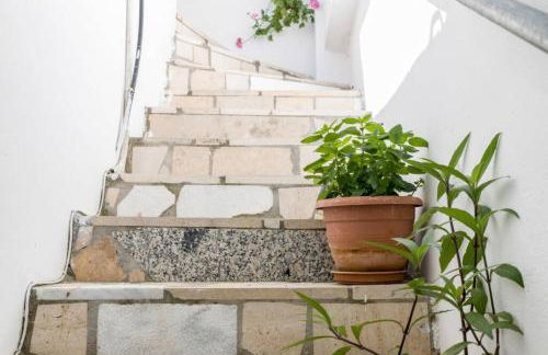 Johnny's Apartment - Photo 25