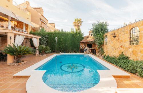 chalet, villa rodeada de naturaleza piscina a doce klm de Valencia y 7 del aeropuerto - Photo 33