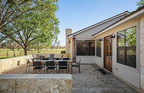 Relaxing Hill Country Home with Outdoor Fire Pit - Photo 34