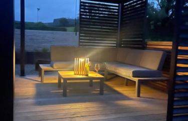 Beudy at Pentrecelyn - a gorgeous barn conversion with hot tub - Foto 5