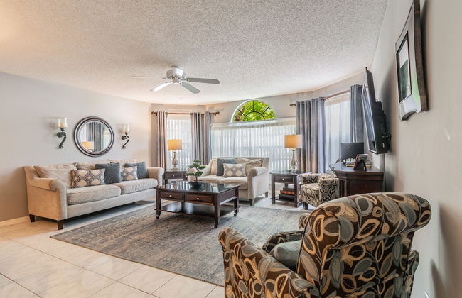 Near Theme Parks! Potter's Castle! Gorgeous, 3 BR's, Sleeps 8, Pool! - Foto 5