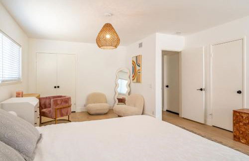 Newly remodeled home w pool & private back yard - Foto 14