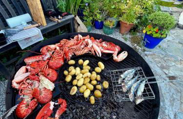 Unique Retreat - 2 bedroom cliff top cottage with large terrace - Photo 26