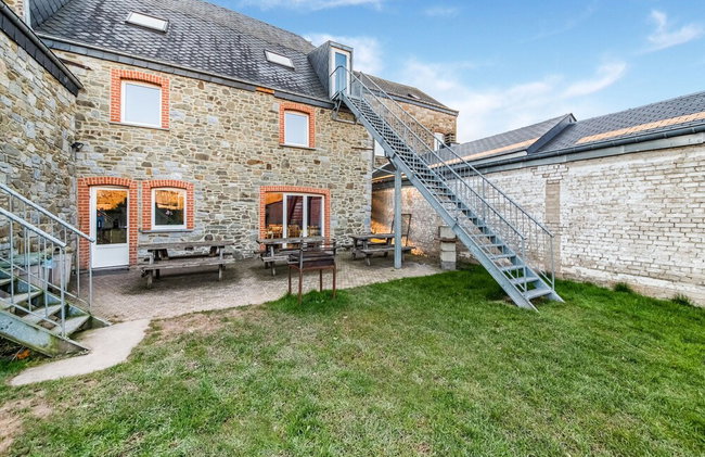 Rustic Estate With Sauna - Photo 1