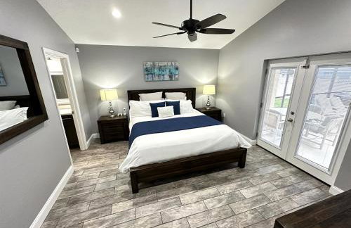 Luxury Retreat with 2 Master Suites Pool & Hot Tub BBQ Pool Table 2 Miles Disney - Foto 6