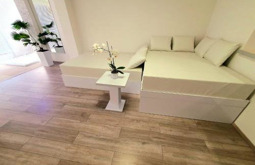 Pool and Jacuzzi Luxury Apartments - Foto 16