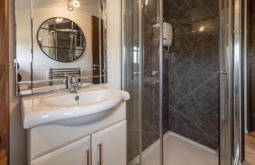 Tesseyman Lodge - Photo 28