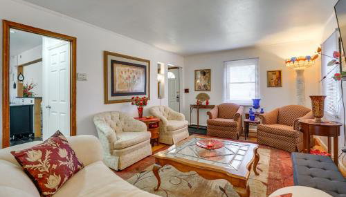 Walk to Detroit Zoo Home with Sunroom and Patio! - Foto 5