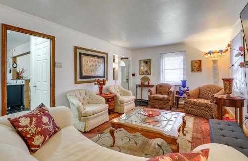 Walk to Detroit Zoo Home with Sunroom and Patio! - Foto 5