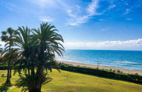 Relaxing Seafront Apartment Gavà 20 Min from BCN - Photo 1