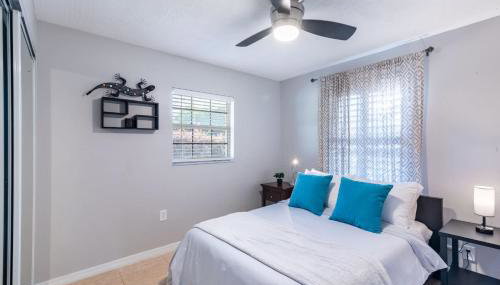 Family Retreat with Pool Fenced Yard AC - Foto 4