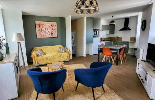 Appartement 2 chambres - 6 personnes - Centre de Parthenay - Garage et Wifi - Foto 1