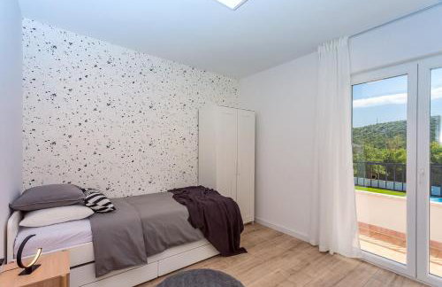 VILLA ALMIC with heated pool, 5 bedrooms, Gaming room, a multi-use playground court - Photo 37