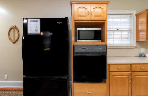 The Broadway Bungalow Walk to Riverwalk Dining! - Foto 37