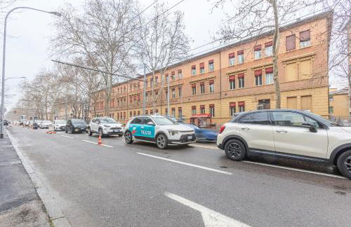 GuestHost - Roomy Apartment near UniBo & Porta San Donato - Photo 34