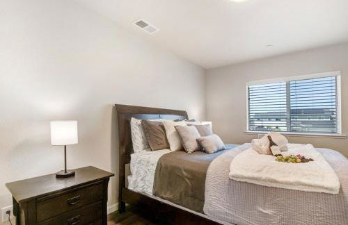 Game Night Meets Wine Country Elegance - Foto 34