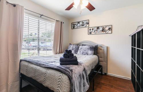 Cozy 3BR Home Escape, Modern & Serene - Foto 13