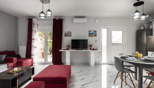 Dora's Home - Photo 3