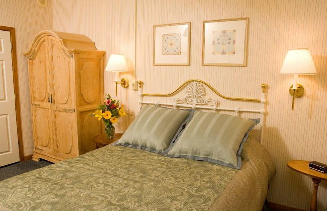 GetAways at Olympic Village Inn - Photo 4