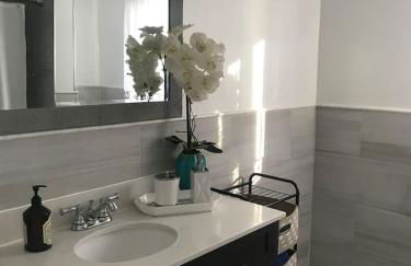 Majestic Lake Front Chalet - Foto 23