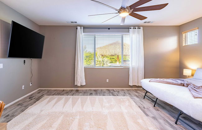 Luxe Indio Stay w/ Pool, Tiki Bar & Fire Pit Near Coachella Longfellow - Foto 25