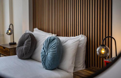 Modern City Centre Townhouse sleeps 10 & Parking - Foto 22