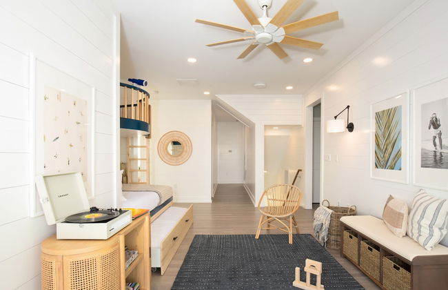 Ocean's Eye by Avantstay Beach Front Home w/ Roof Top, Pool & Putting Green! - Foto 8