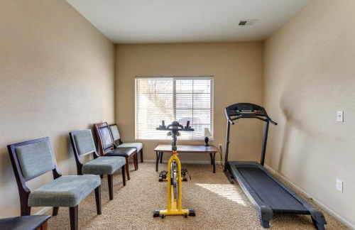 6 Mi to DIA Spacious Home with Backyard in Denver! - Foto 12