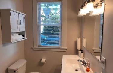 Comfortable and Tranquil -1st Fl - Photo 16