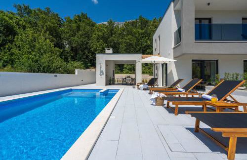3-bedroom villa Pera with heated pool, 7km from beach - Foto 1