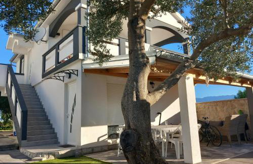 Apartment With a Pool, Mountainview, Near the Sea! - Photo 6